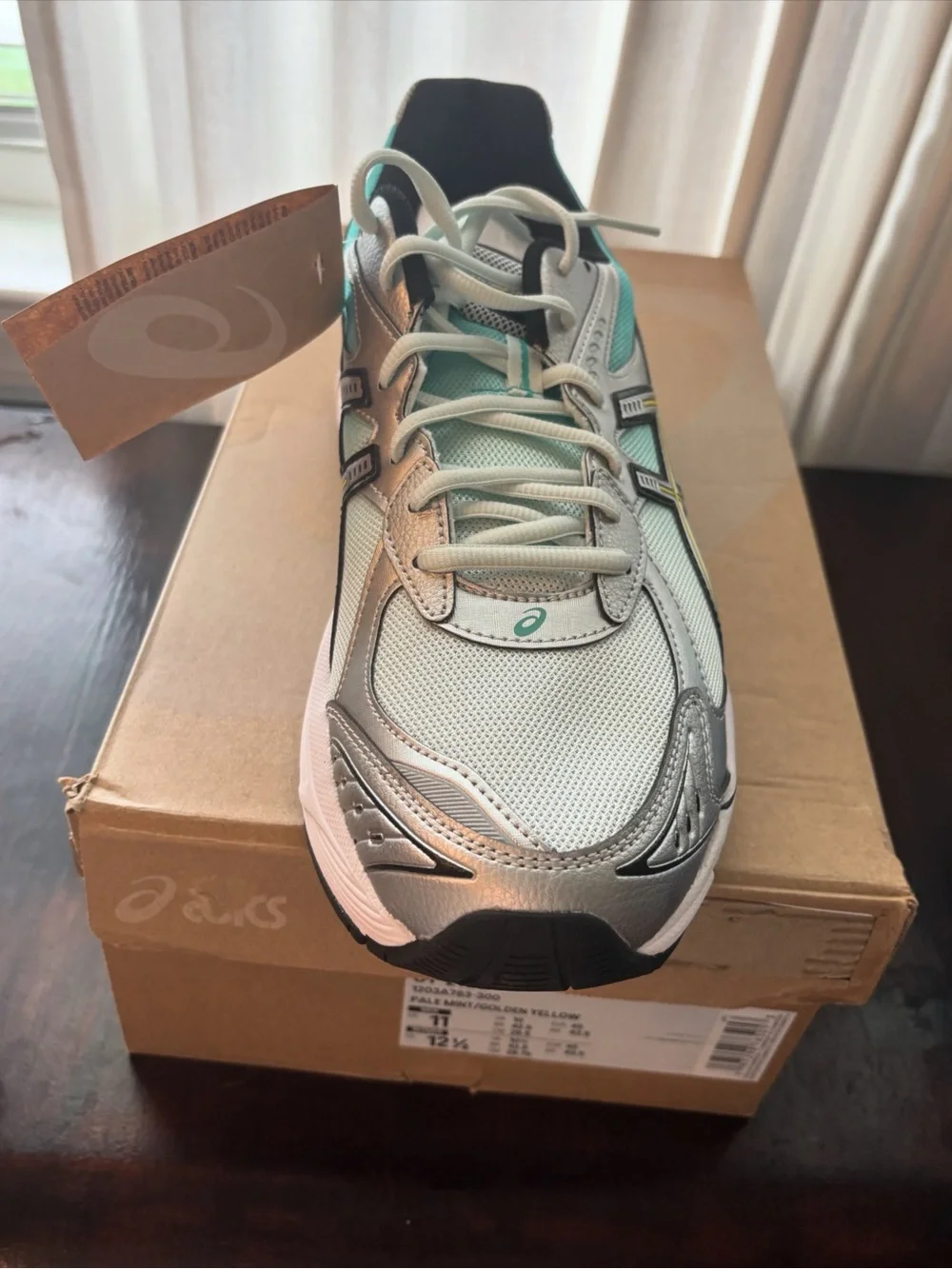 ASICS GT-2160 mens's Running Shoe in Pale Mint/Gold